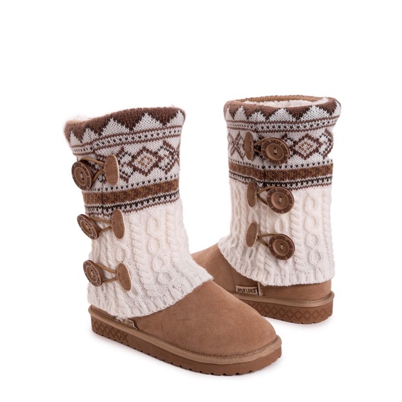 NWT MUK LUKS GEO CABLE SWEATER BOOT CAMEL SIZE 8